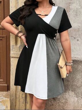 Plus-Size Colorblock V-Neck Short Sleeve Mini Dress in Black, White & Gray